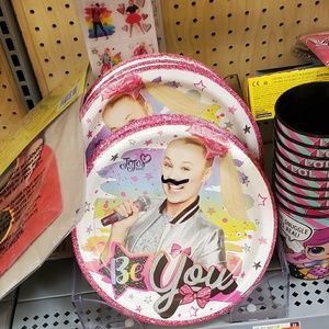 Meet your Posher, Ash